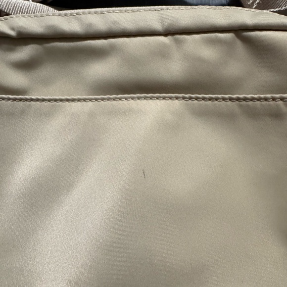 Lulu City Adventurer Crossbody Bag
2.5L - Picture 4 of 5